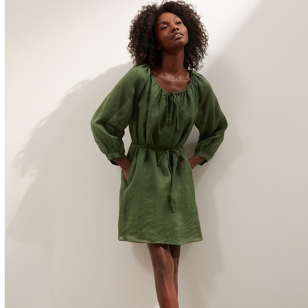 NWT Banana Republic cotton balloon sleeve dress.